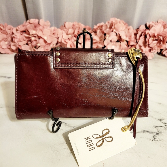 NWT HOBO Shiny Deep Plum & Metal Accts Bi-fold Leather Wallet w/Zipper Pouch - Picture 6 of 8